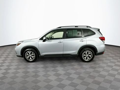 Used 2021 Subaru Forester Premium AWD/4WD image 6