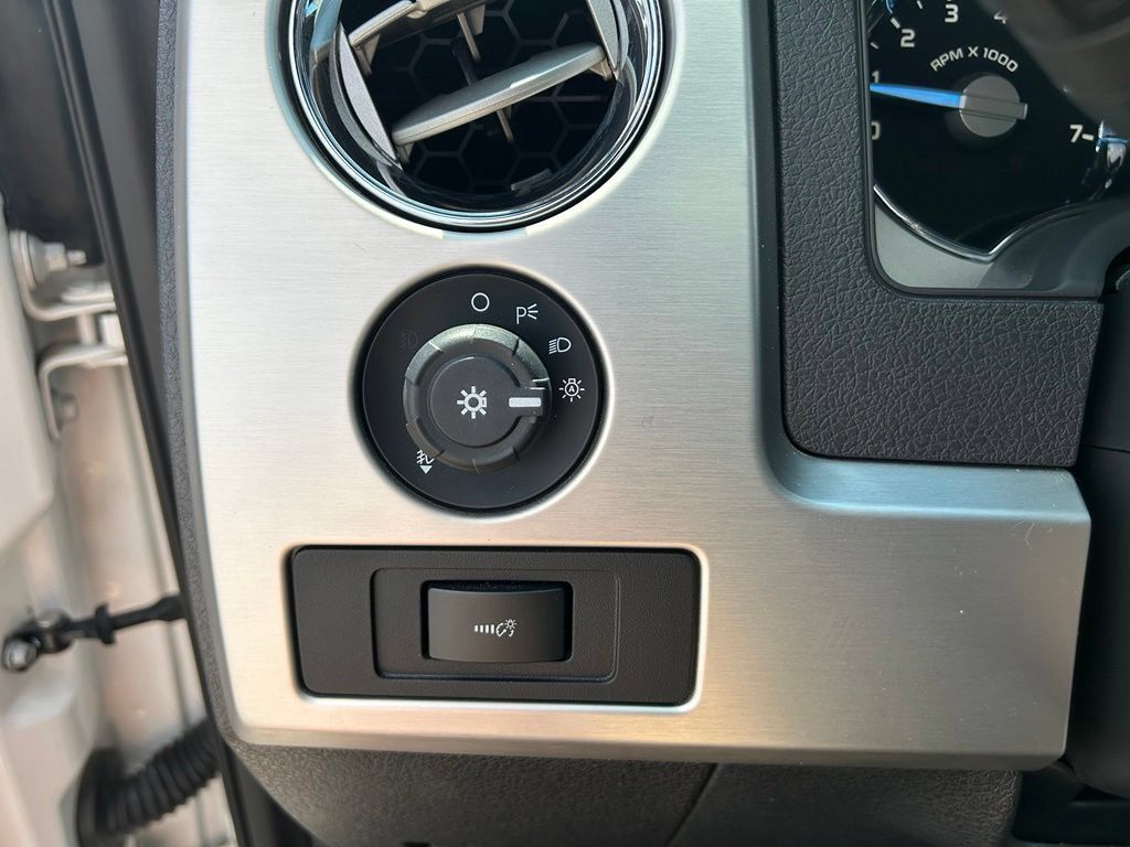 Used 2012 Ford F150 Platinum RWD image 26