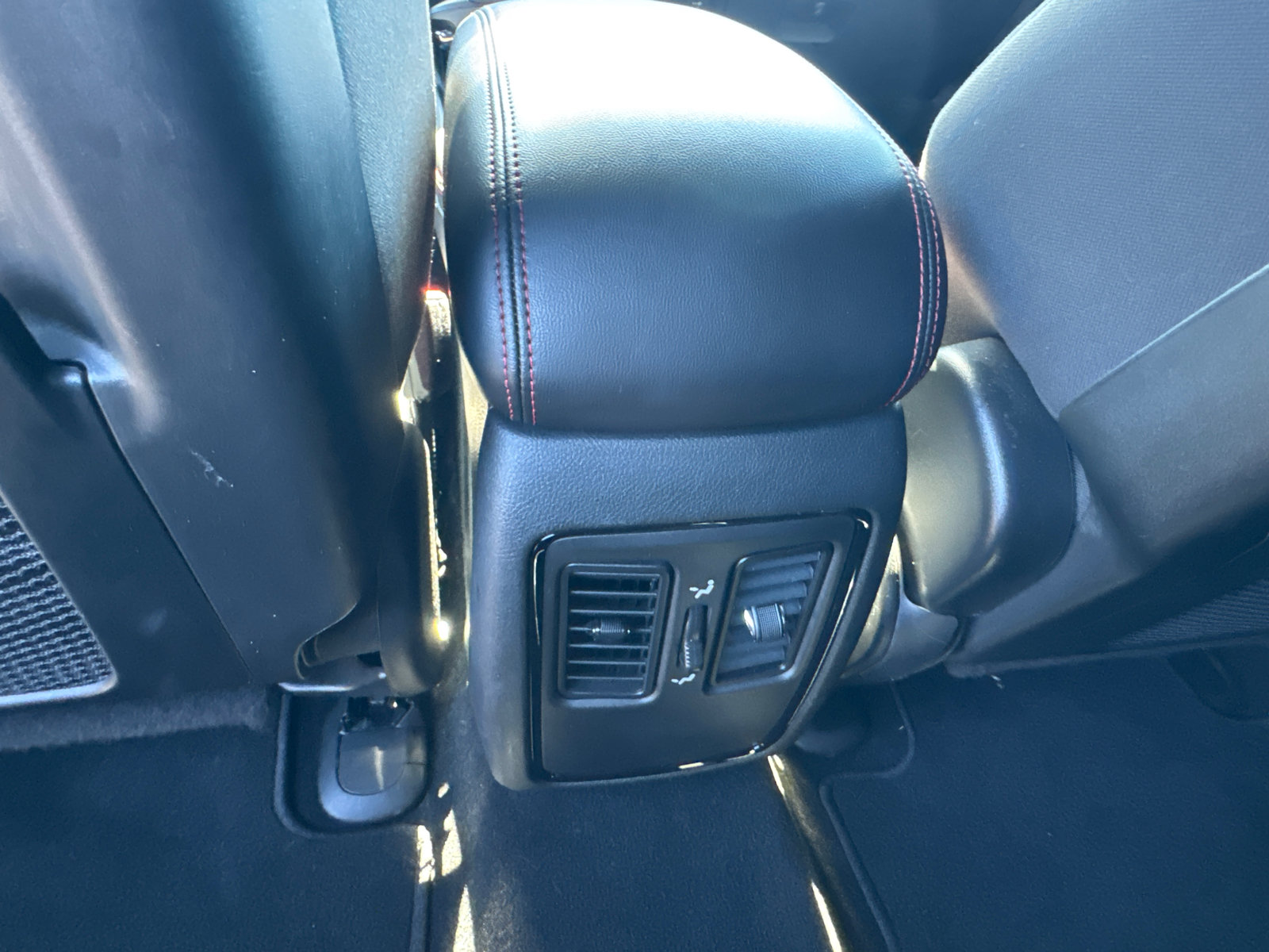 Certified 2025 Dodge Durango R/T w/ Blacktop Package AWD/4WD image 25