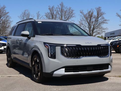 New 2026 Kia Carnival EX FWD image 1