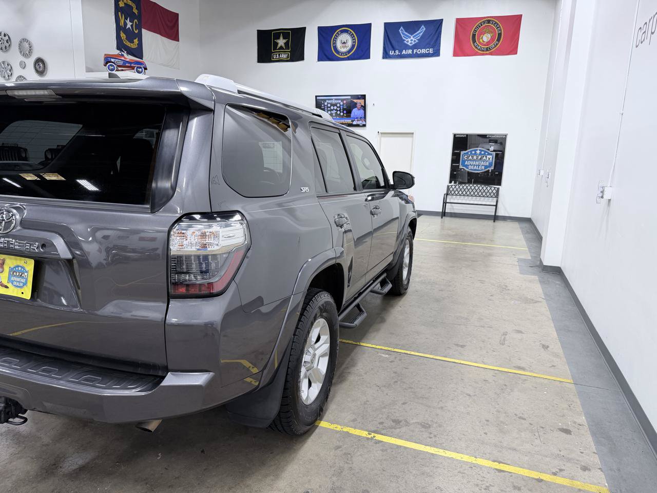 Used 2017 Toyota 4Runner SR5 RWD image 23