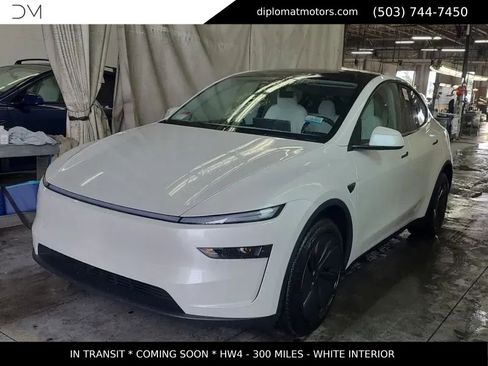 Used 2026 Tesla Model Y AWD image 1