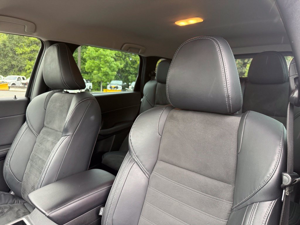 Used 2023 Mitsubishi Outlander SE Black Edition AWD/4WD image 11