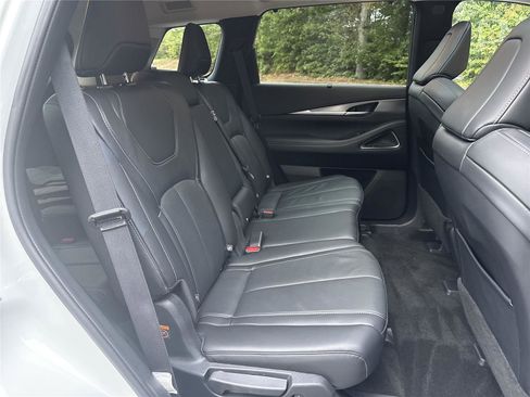 Certified 2025 INFINITI QX60 Luxe w/ Vision Package image 24