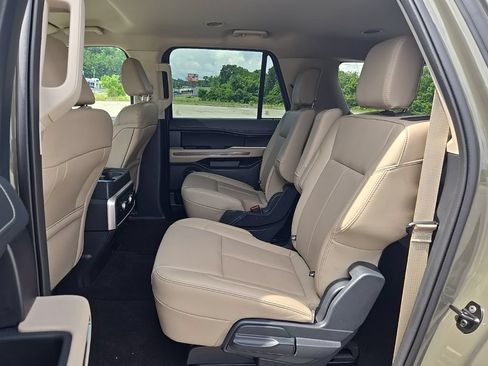 Used 2024 Ford Expedition Max XLT RWD image 18