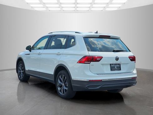 Used 2024 Volkswagen Tiguan SE FWD image 4