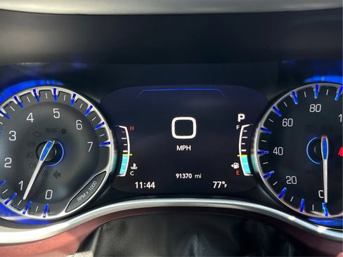 Used 2020 Chrysler Pacifica Touring-L FWD image 20