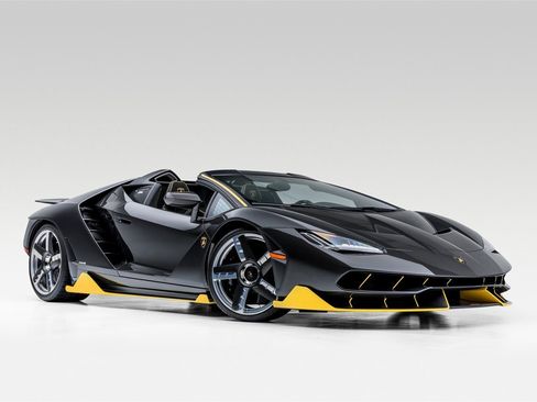 Used 2017 Lamborghini Centenario LP 770-4 image 1