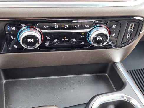 Used 2022 GMC Sierra 1500 SLT w/ SLT Convenience Package AWD/4WD image 14