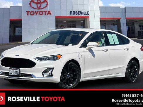 Used 2019 Ford Fusion Energi Titanium FWD image 1