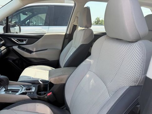 Used 2020 Subaru Forester Premium AWD/4WD image 9