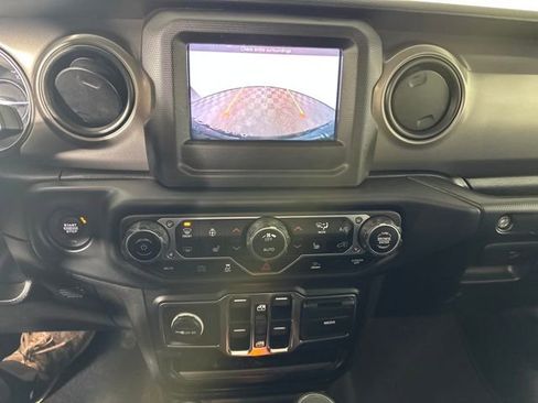 Used 2023 Jeep Wrangler Unlimited w/ Cold Weather Group image 22