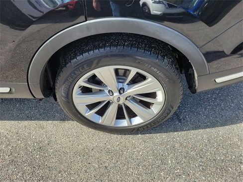 Used 2019 Ford Explorer Limited w/ Class III Trailer Tow Package image 6