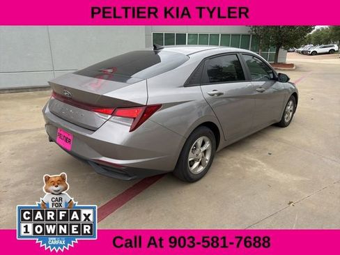 Used 2022 Hyundai Elantra SE FWD image 10