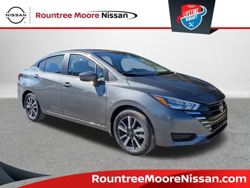 New 2025 Nissan Versa SV w/ Trunk Package image 1