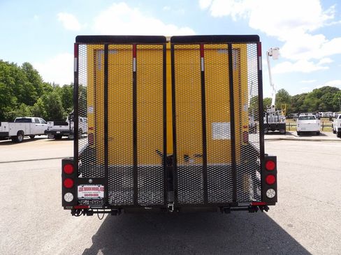 Used 2017 GMC Savana 3500 Extended RWD image 6