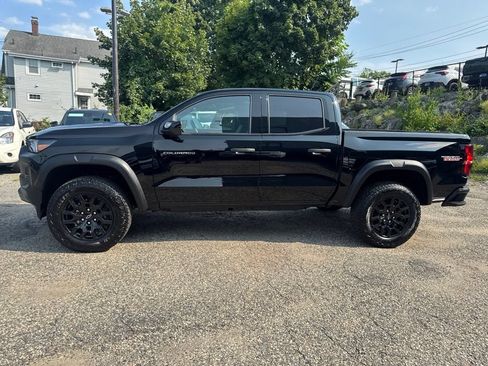 Used 2026 Chevrolet Colorado Trail Boss AWD/4WD image 3