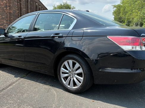 Used 2011 Honda Accord EX-L image 7