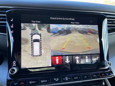 New 2026 Jeep Grand Wagoneer 4WD image 13