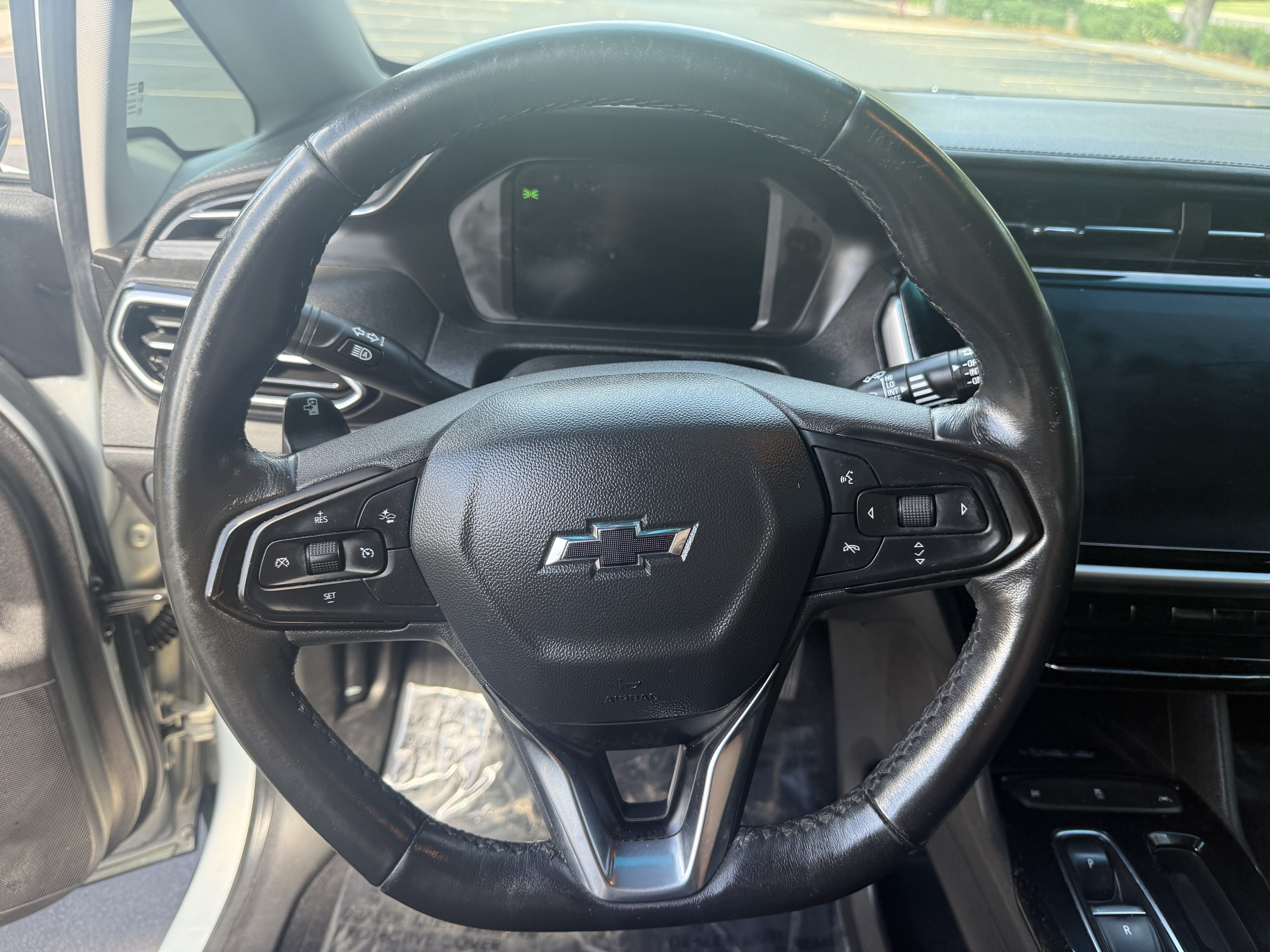 Used 2022 Chevrolet Bolt LT w/ Infotainment Package FWD image 16