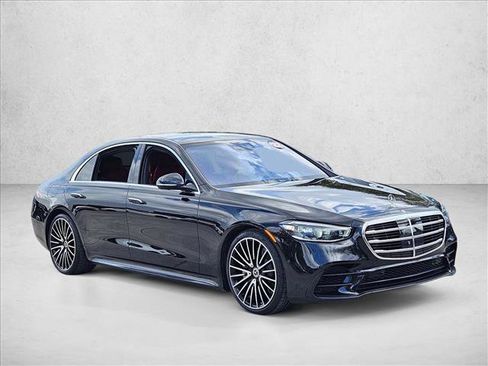 Used 2022 Mercedes-Benz S 580 4MATIC Sedan image 3