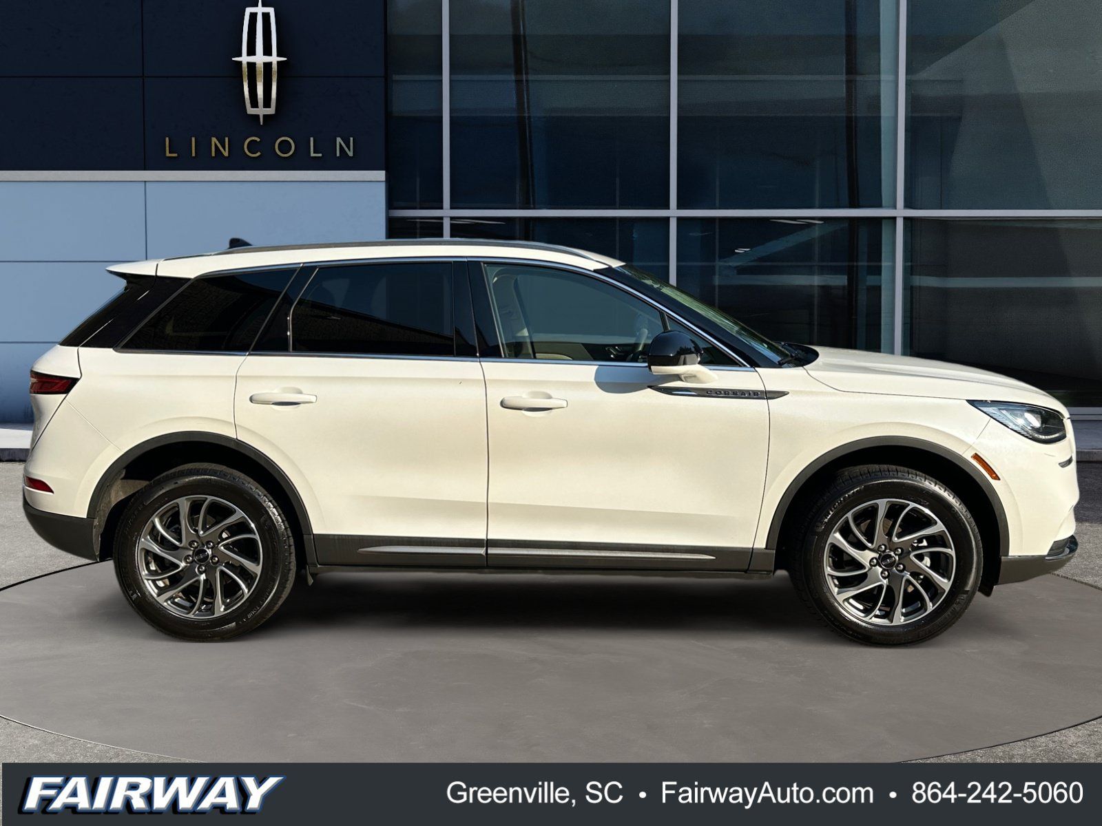 Used 2022 Lincoln Corsair FWD image 9