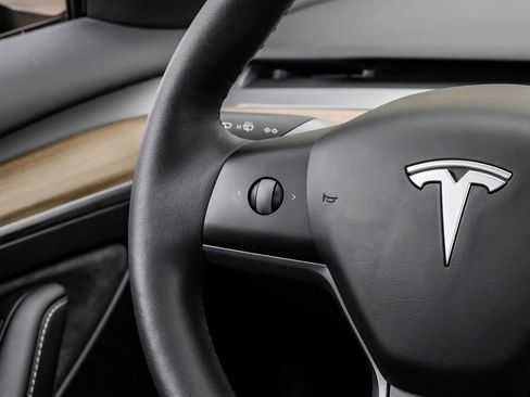 Used 2023 Tesla Model 3 Standard Range image 27