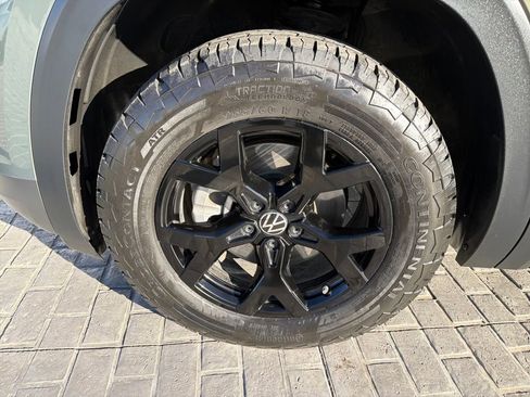 Used 2024 Volkswagen Atlas Peak Edition SEL image 28