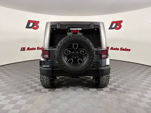 Used 2017 Jeep Wrangler Unlimited Sahara image 5