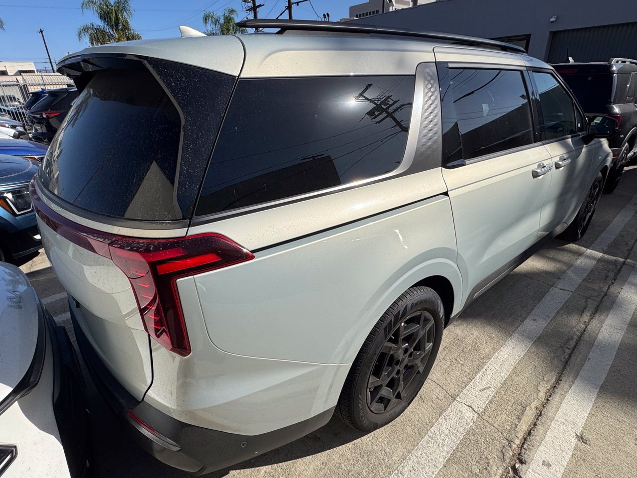 Certified 2026 Kia Carnival SX Prestige FWD image 3