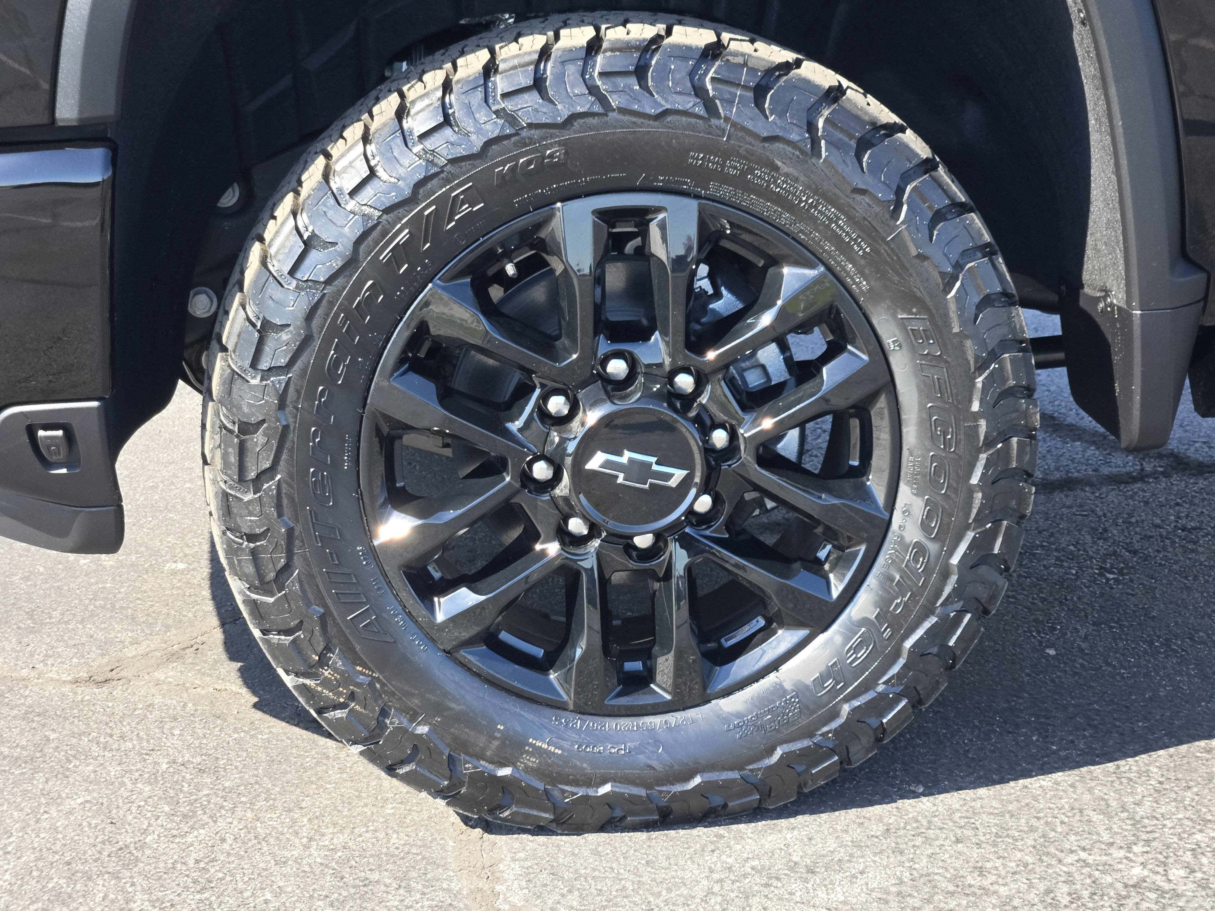 New 2026 Chevrolet Silverado 2500 High Country w/ Midnight Edition AWD/4WD image 9
