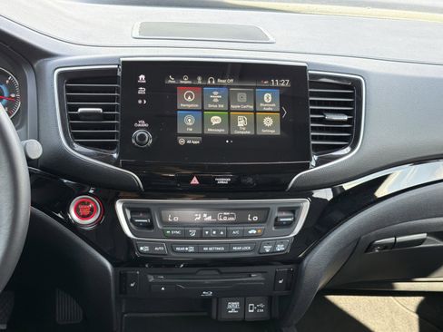 Used 2020 Honda Pilot Touring image 12