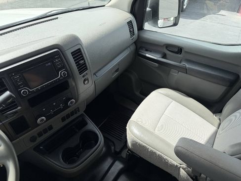 Used 2018 Nissan NV 3500 S RWD image 19