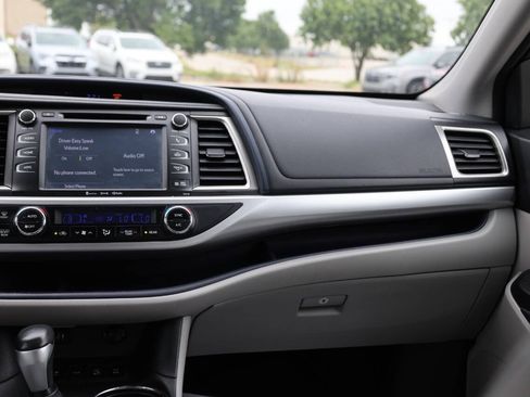 Used 2016 Toyota Highlander XLE AWD/4WD image 27