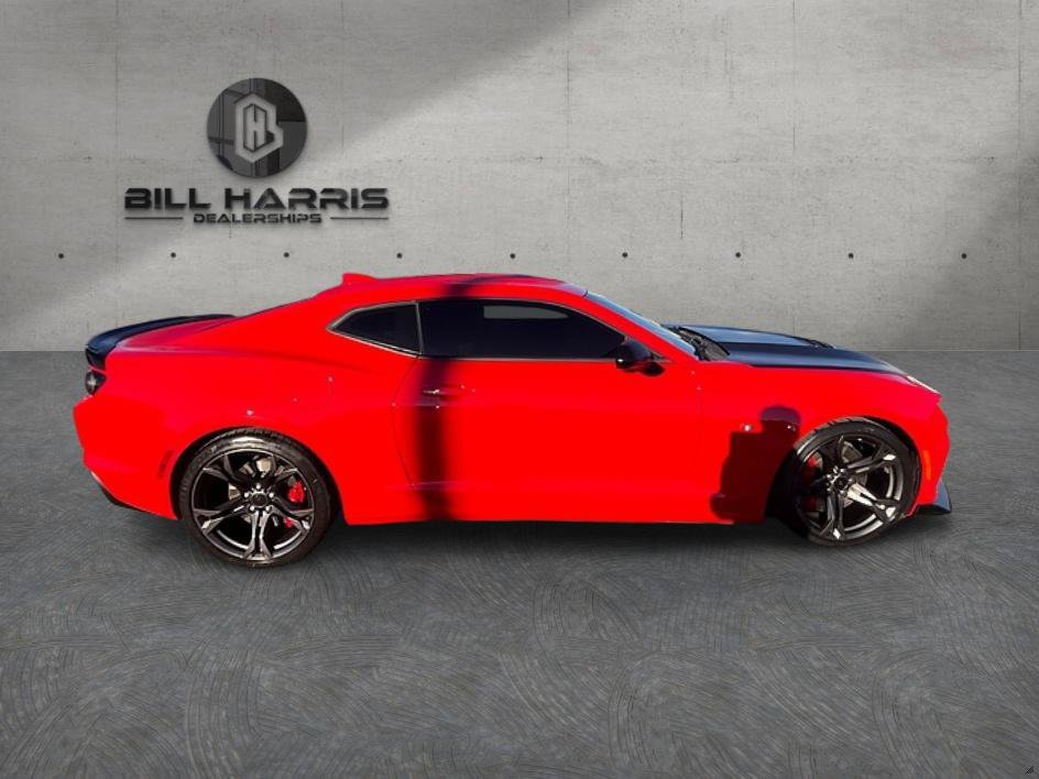 Used 2019 Chevrolet Camaro SS RWD image 5