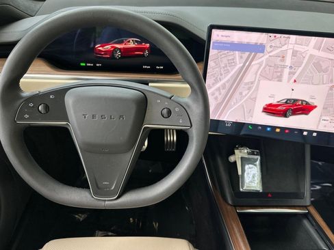 Used 2025 Tesla Model S AWD image 27