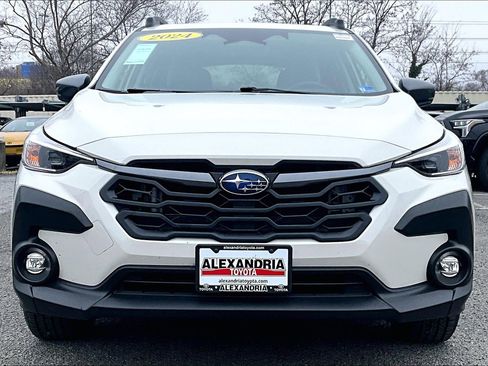 Used 2024 Subaru Crosstrek 2.0i Premium image 3