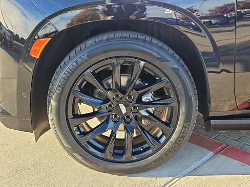 Used 2023 Cadillac Escalade Sport Platinum w/ LPO, ONYX Package image 5