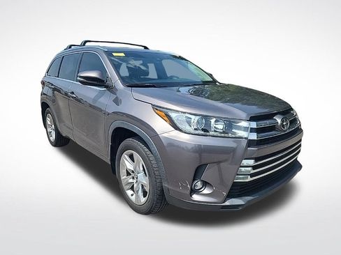 Used 2019 Toyota Highlander Limited AWD/4WD image 3