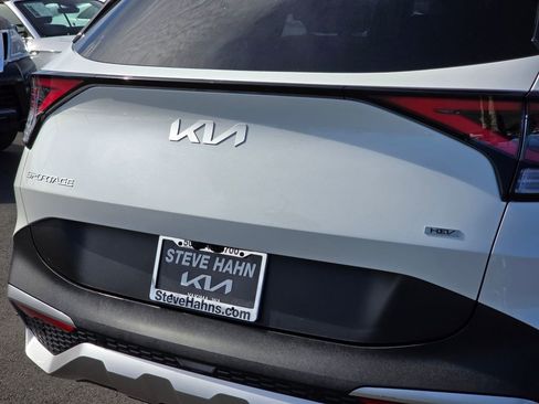 Used 2024 Kia Sportage LX AWD/4WD image 13