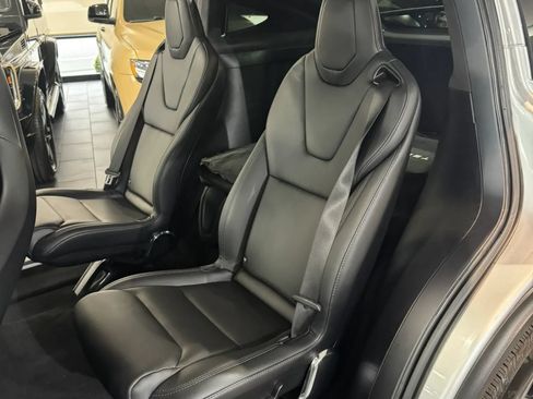 Used 2018 Tesla Model X 75D AWD/4WD image 11