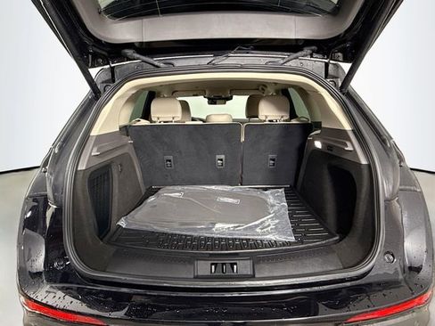 Used 2023 Lincoln Corsair Reserve w/ Equipment Group 201A image 25