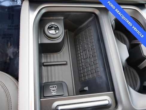 Used 2025 Ford Expedition Active image 24