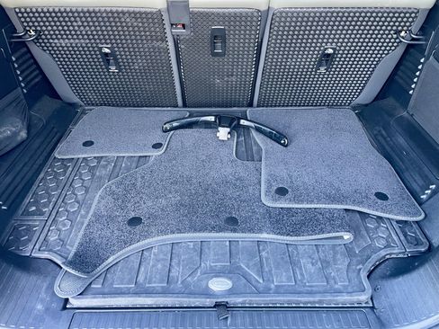 Certified 2024 Land Rover Defender 110 S image 34