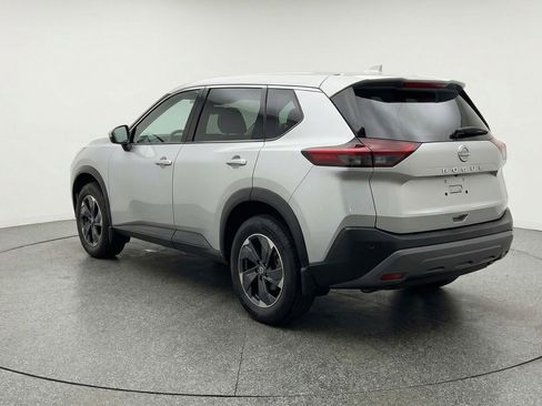 Used 2025 Nissan Rogue SV image 6