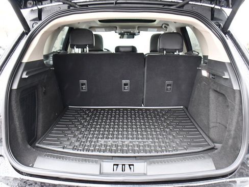 Used 2026 Lincoln Corsair Premiere image 19