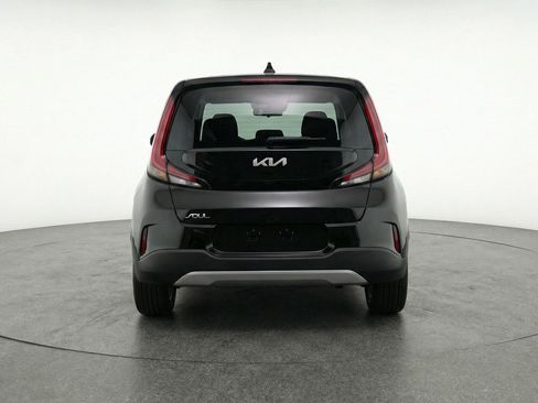 Used 2025 Kia Soul LX w/ LX Technology Package FWD image 7