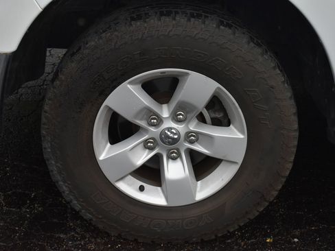 Used 2022 RAM 1500 Tradesman w/ Chrome Appearance Group AWD/4WD image 11