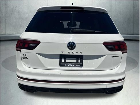 Used 2022 Volkswagen Tiguan SE R-Line AWD/4WD image 4
