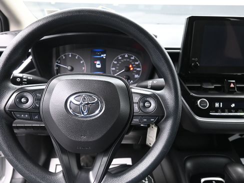 Used 2023 Toyota Corolla LE image 16